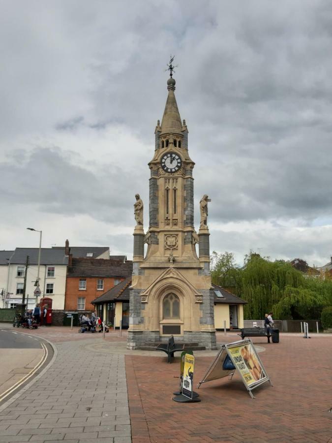The Lowman Tiverton  Exterior photo